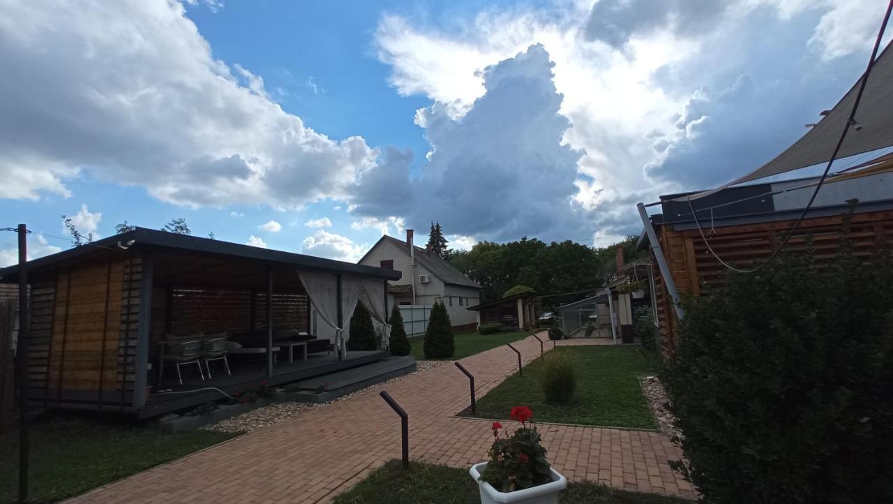 Green Corner Wellness Püspökladány Exterior foto