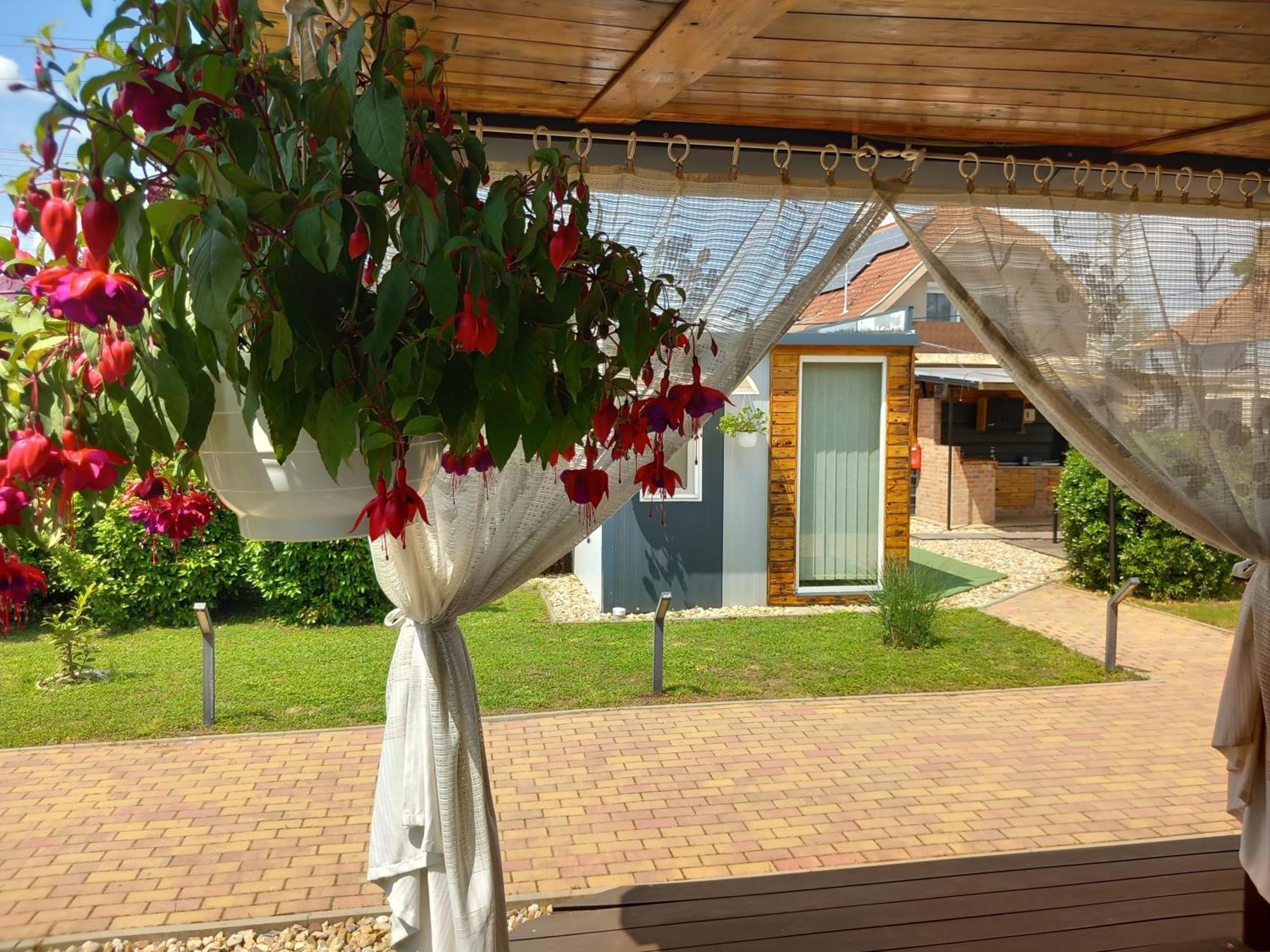 Green Corner Wellness Püspökladány Exterior foto